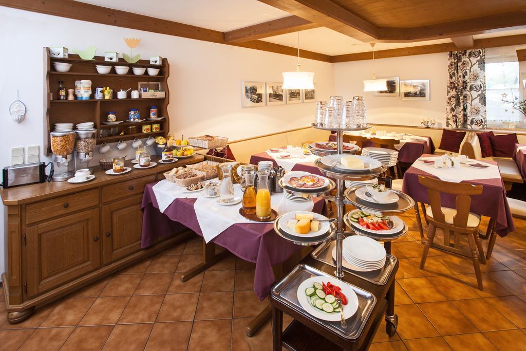 Gaestehaus Sunkler โกลลิง อันแดร์ ซัลซาค ภายนอก รูปภาพ